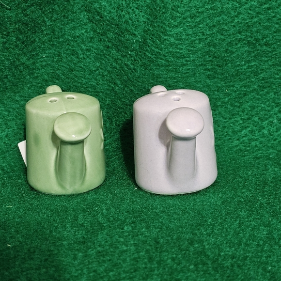 Watering Can Salt & Pepper Shakers from Cracker Barrel - Picture 4 of 9